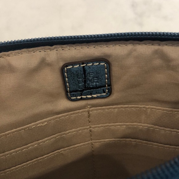 NWOT Faux Snakeskin/Croc Blue & Silver Purse with Matching Belt - Picture 7 of 9